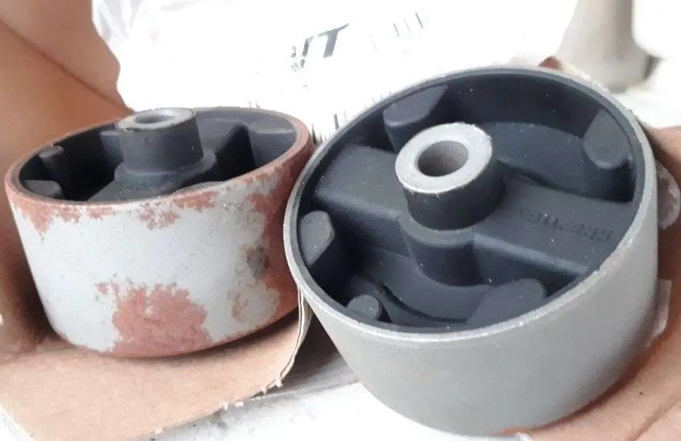 Подушка крепления двигателя к Toyota 4Runner 2001