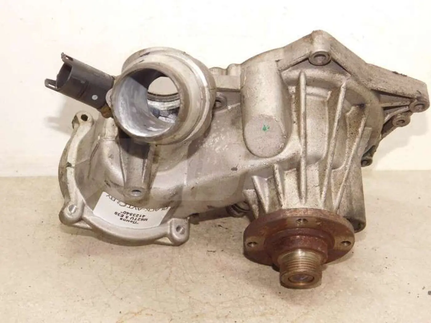 Помпа к BMW  2000