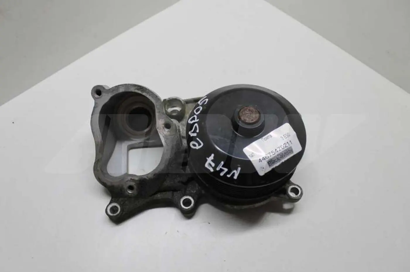 Помпа к BMW 3 series 2011