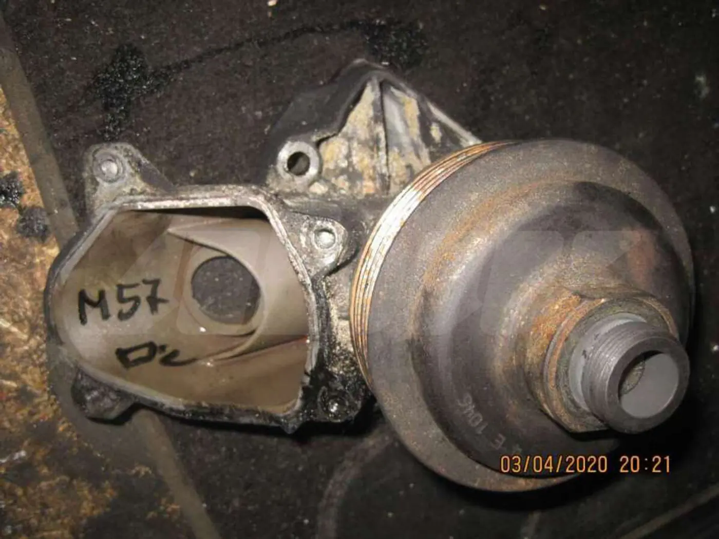 Помпа к BMW X5 2004