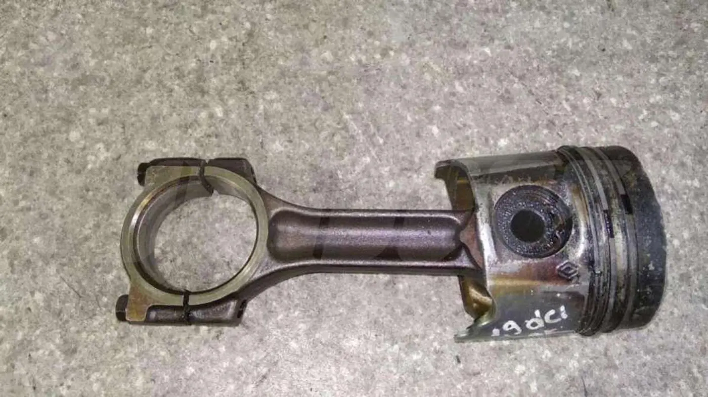 Поршень к Renault Laguna 2004