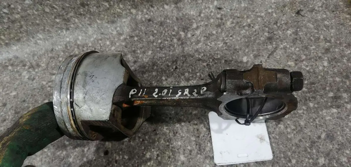 Поршень к Nissan Primera 1999