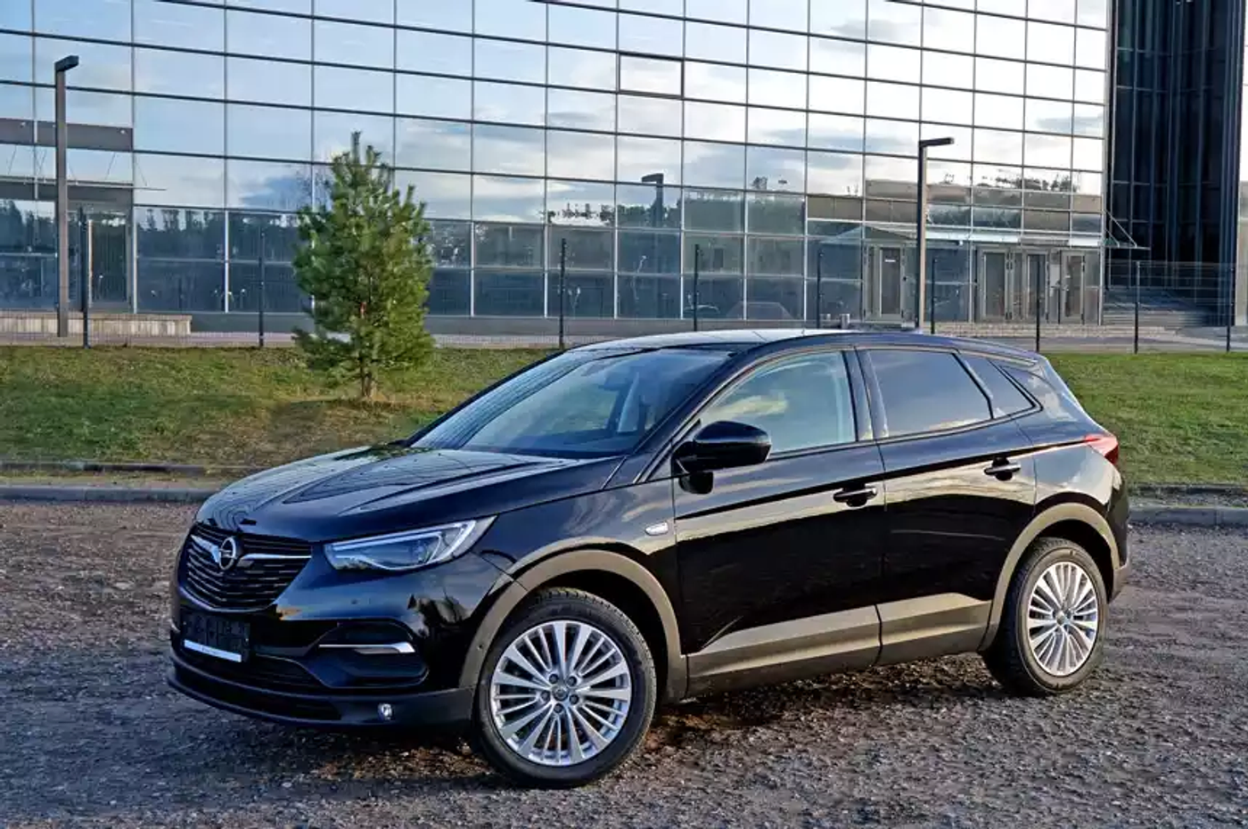 "Француз" или все-таки "немец"? Тест-драйв подержанного Opel Grandland X