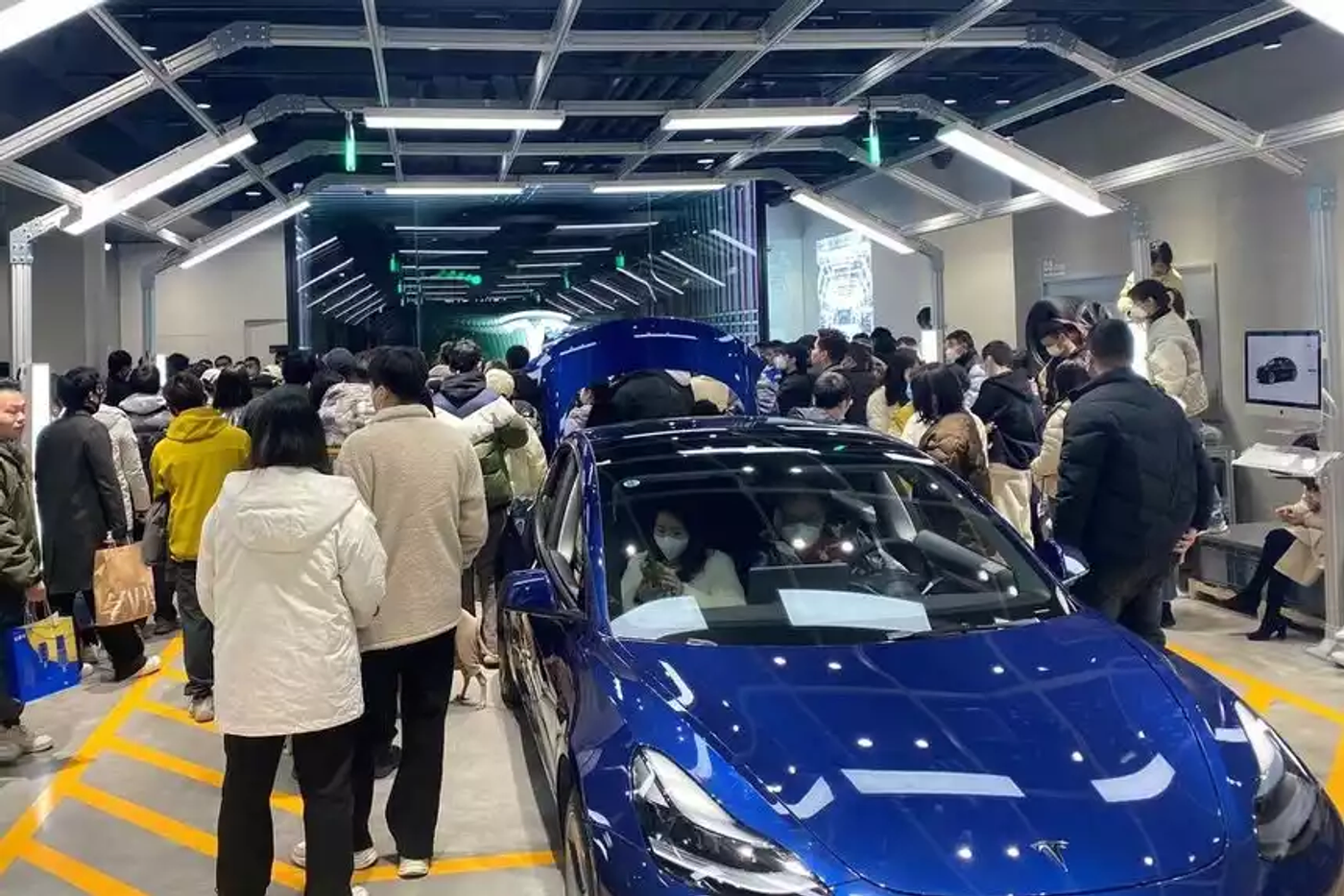 Tesla снизила цены на электромобили в Китае – владельцы протестуют