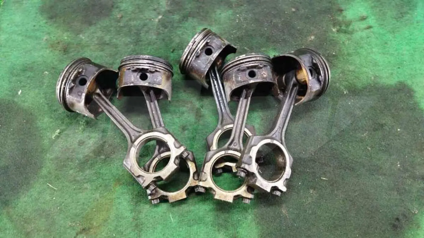 Поршень к Mazda Xedos 9 2000