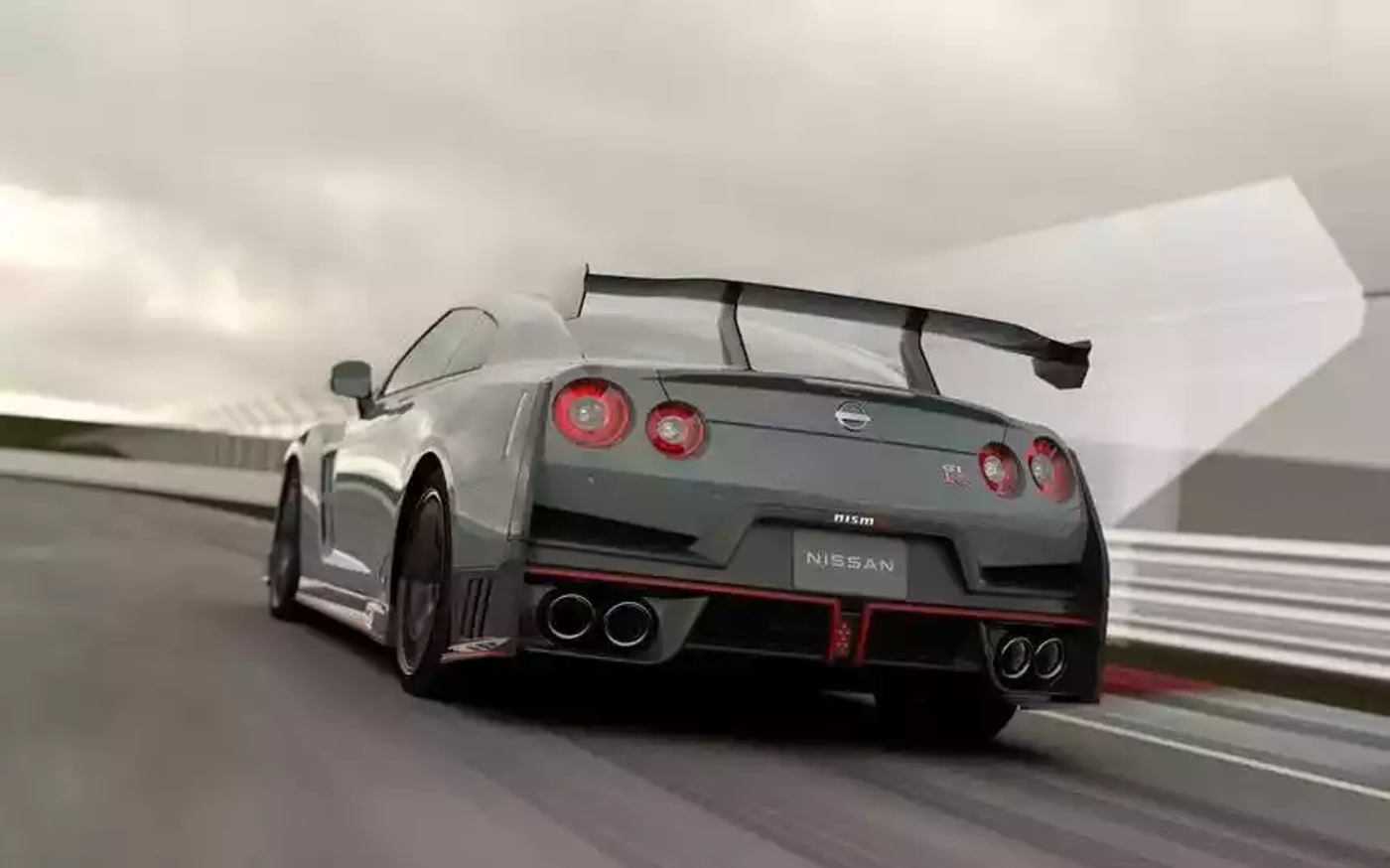 С напоминанием о предшественнике. Nissan представил обновленный GT-R