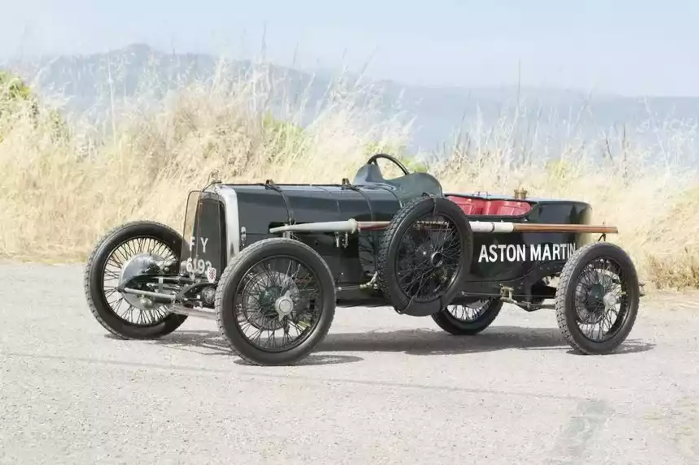 Легенда Aston Martin: вспоминаем основные вехи 110-летней истории британской марки