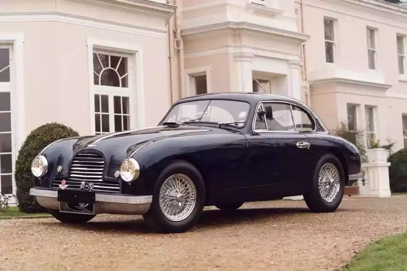 Легенда Aston Martin: вспоминаем основные вехи 110-летней истории британской марки