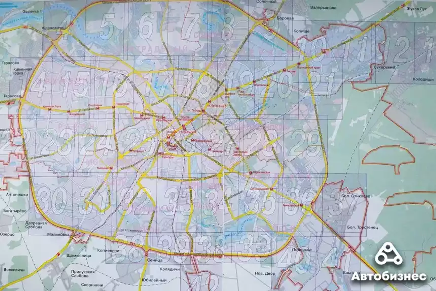 Купили бумажную карту города в 2023 году. Все еще достойна?