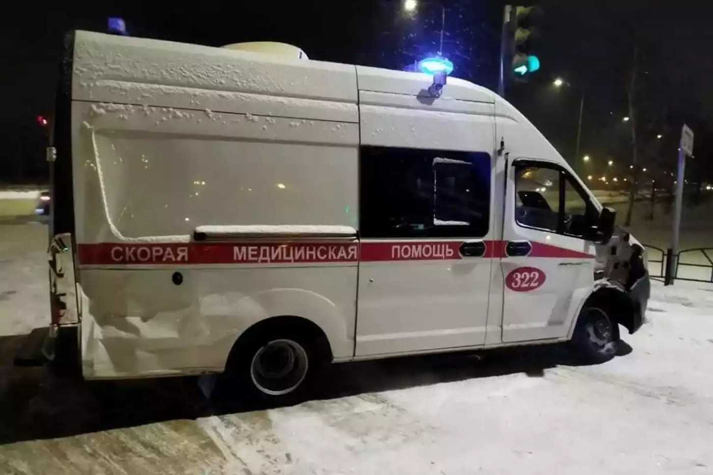 Водитель "скорой" проехал на красный и протаранил автомобиль. Кто виноват?