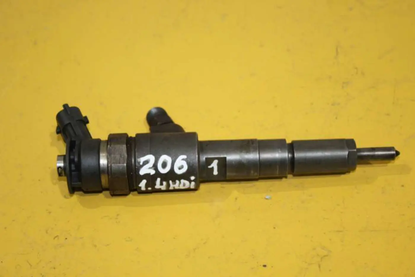 Форсунка к Peugeot 206 2004