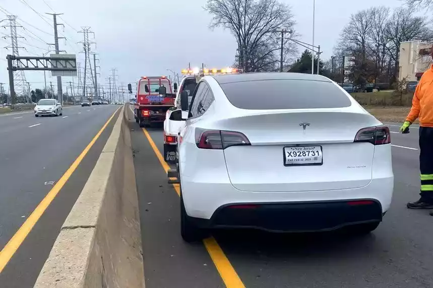 У новой Tesla на ходу отвалился руль – владельцу удалось добиться замены электрокара на новый