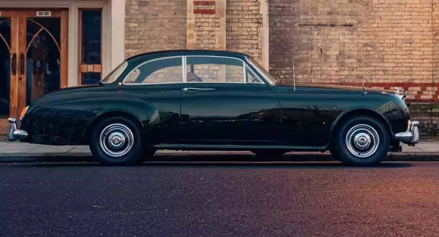 Редчайший Bentley перевели на электротягу –