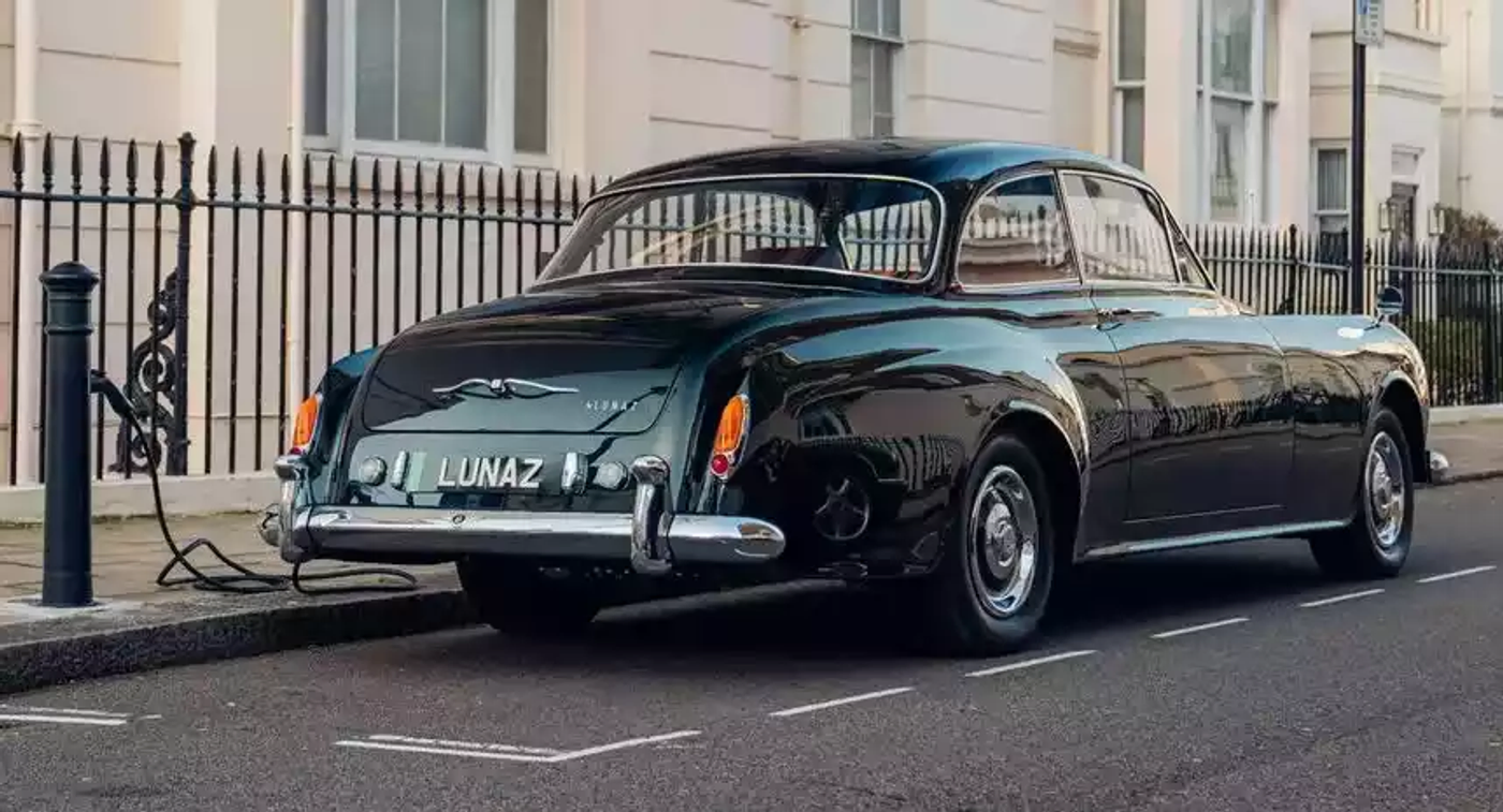 Редчайший Bentley перевели на электротягу –