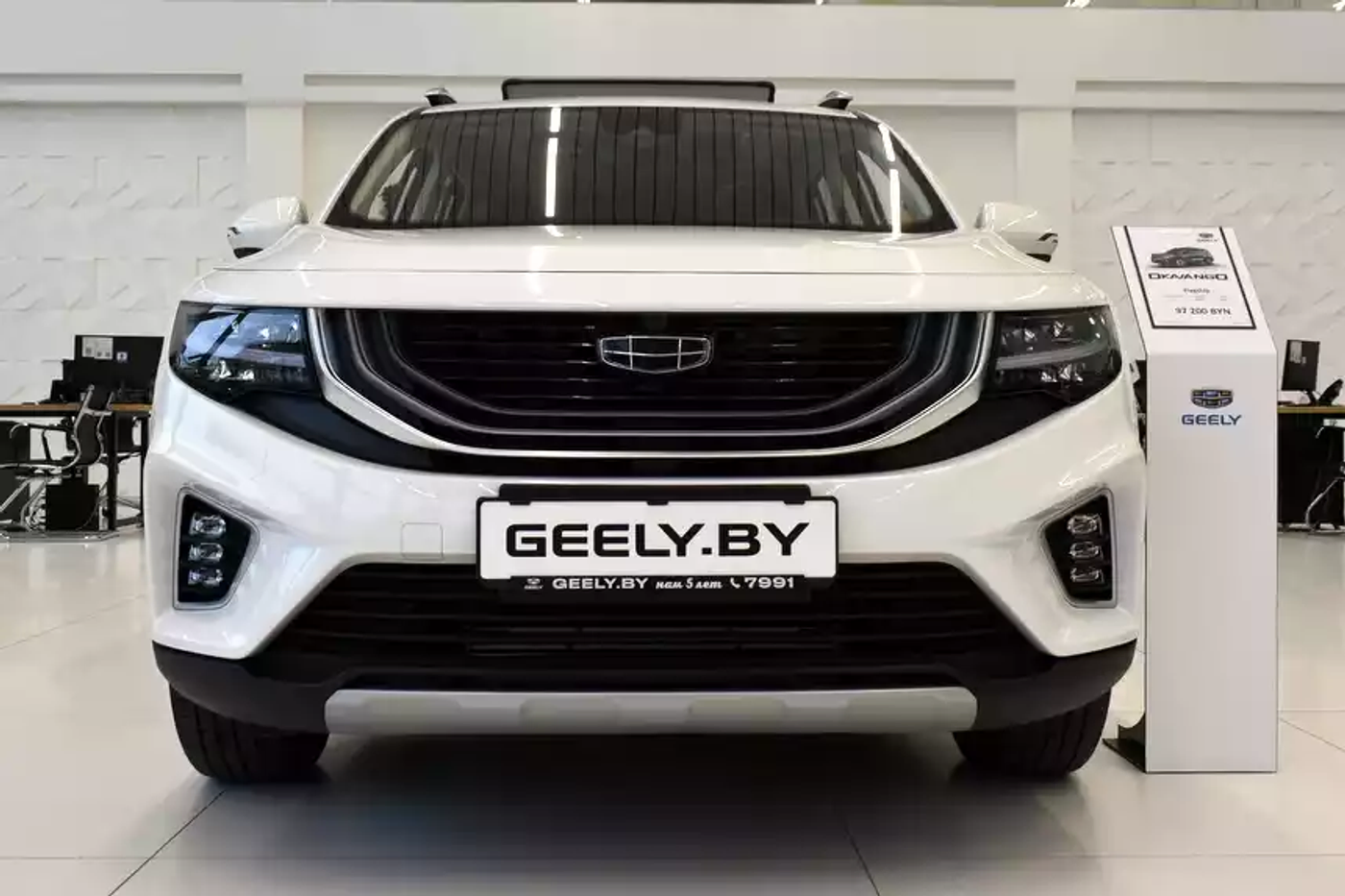 Много места, но что еще? Изучаем в статике Geely Okavango