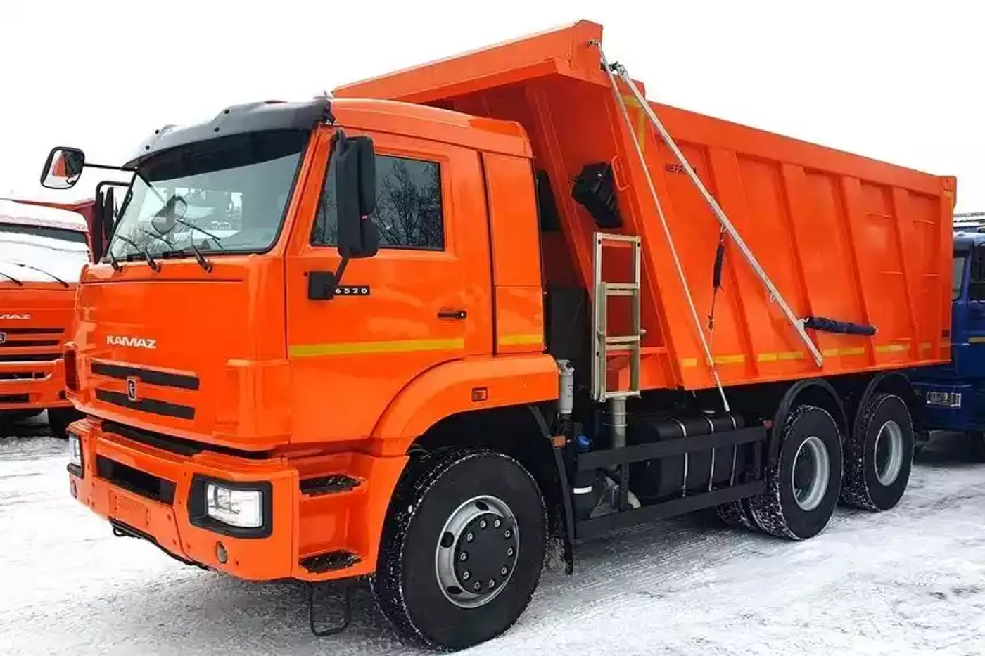Новый КАМАЗ-6520 с улучшенными характеристиками – настоящий "монстр" в знакомом обличье