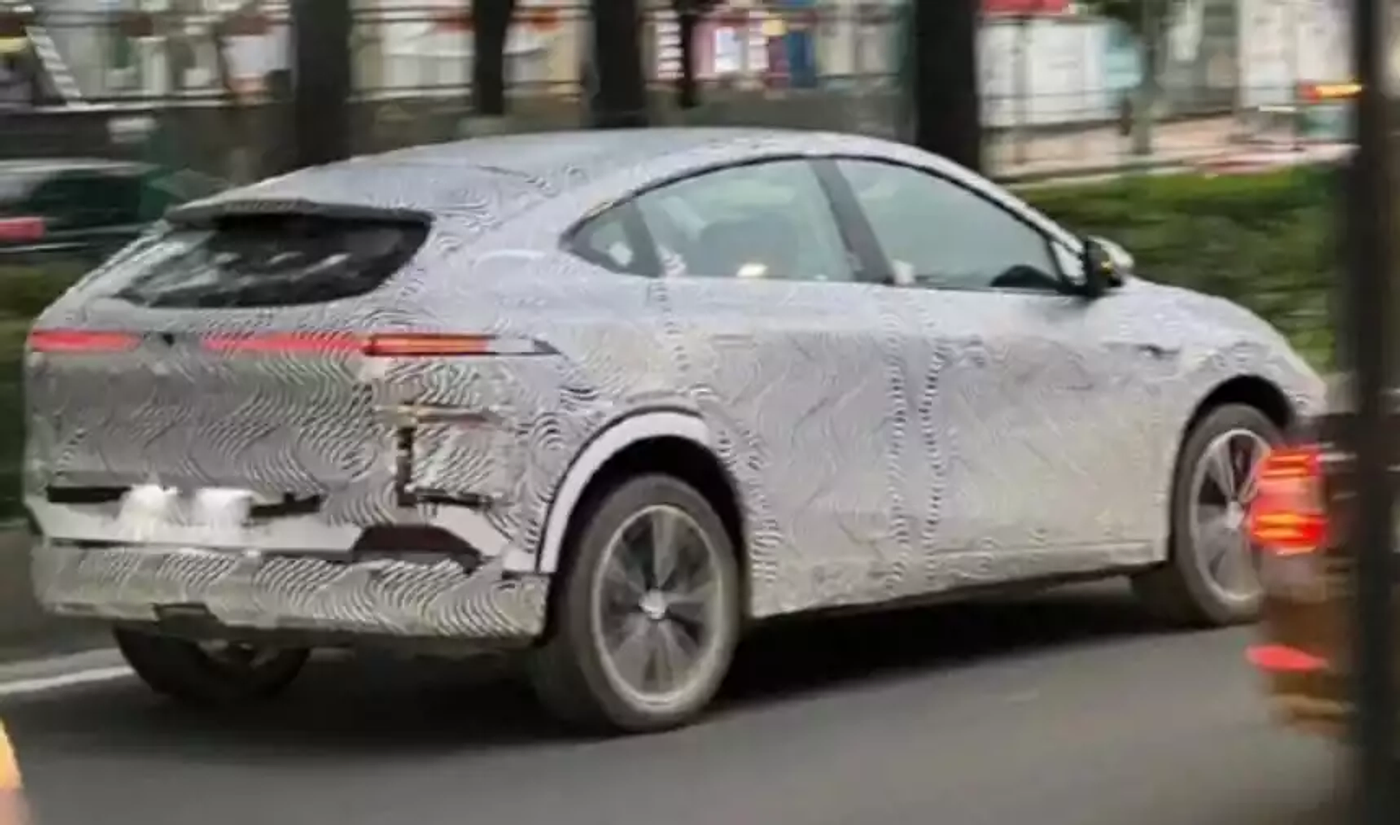 Шпионские хроники: какие автомобильные новинки подоспеют из Китая?