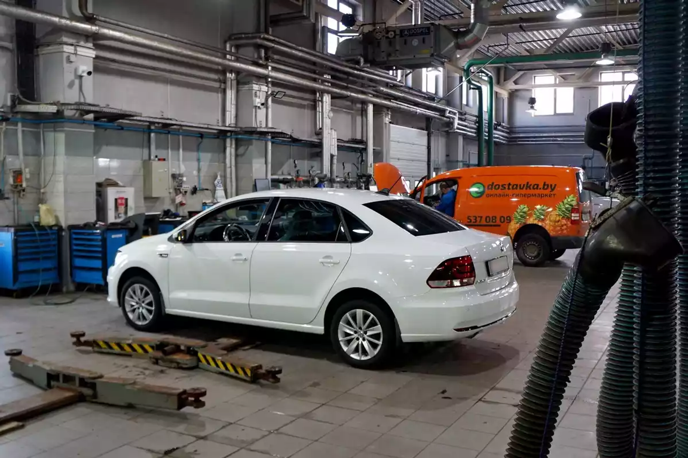 Win-win? Зачем дилеры устроили охоту на негарантийные авто