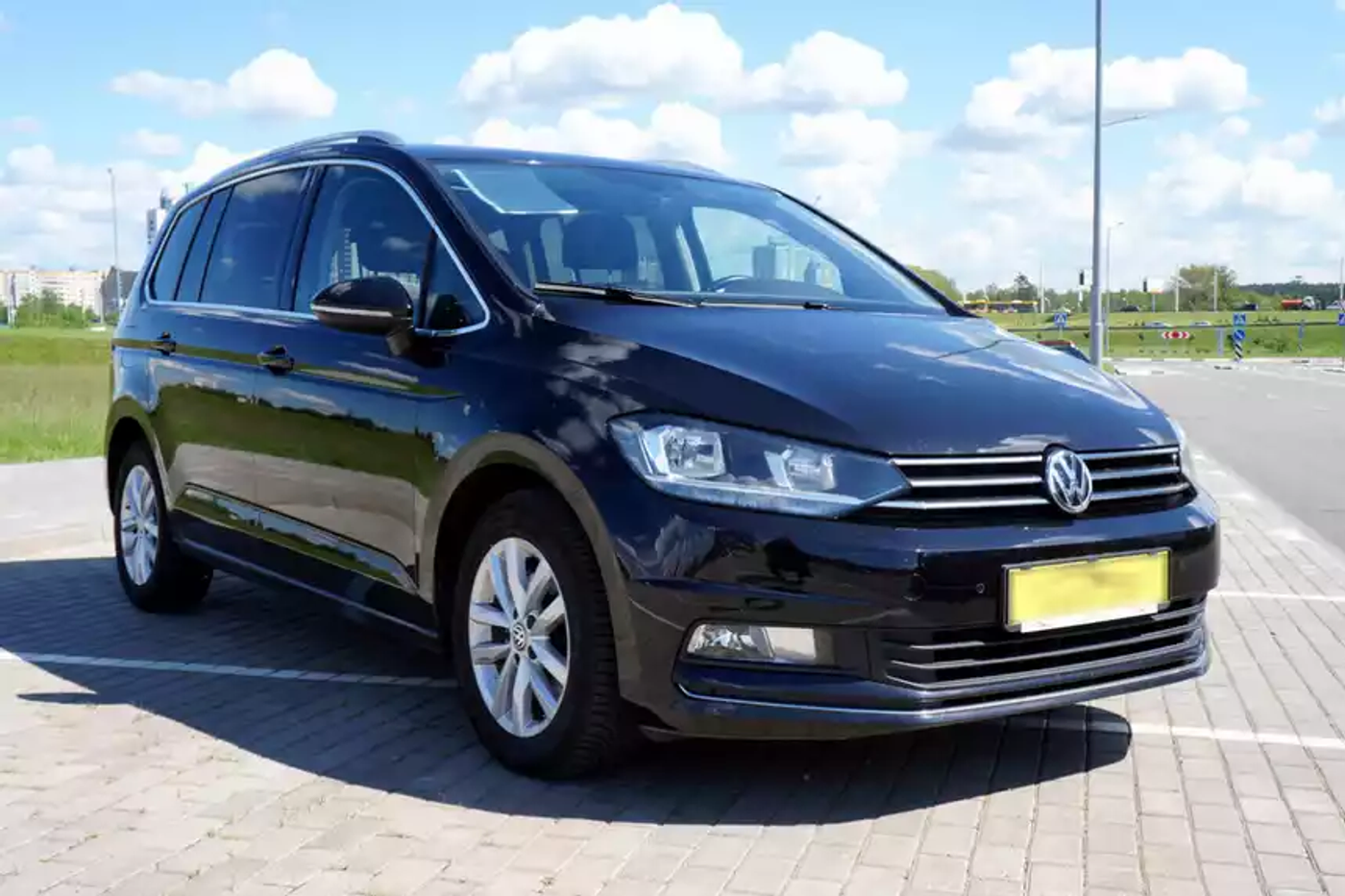 Современный народный? Чем способен огорчить подержанный Volkswagen Touran II