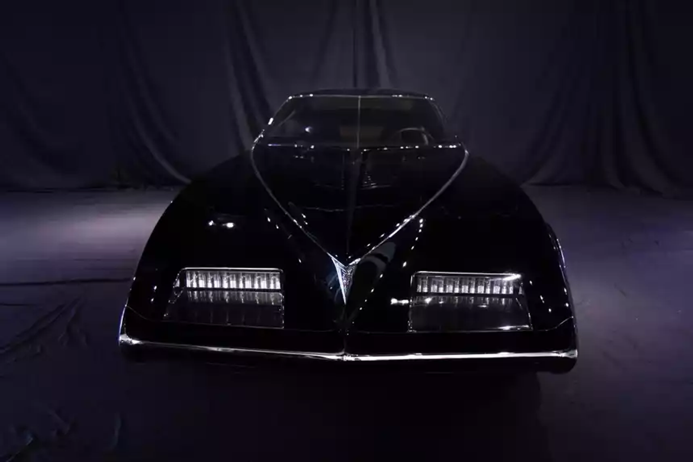 Тайком создать автомобиль и выкрасть его. Самый красивый уход на пенсию в автомобильном мире