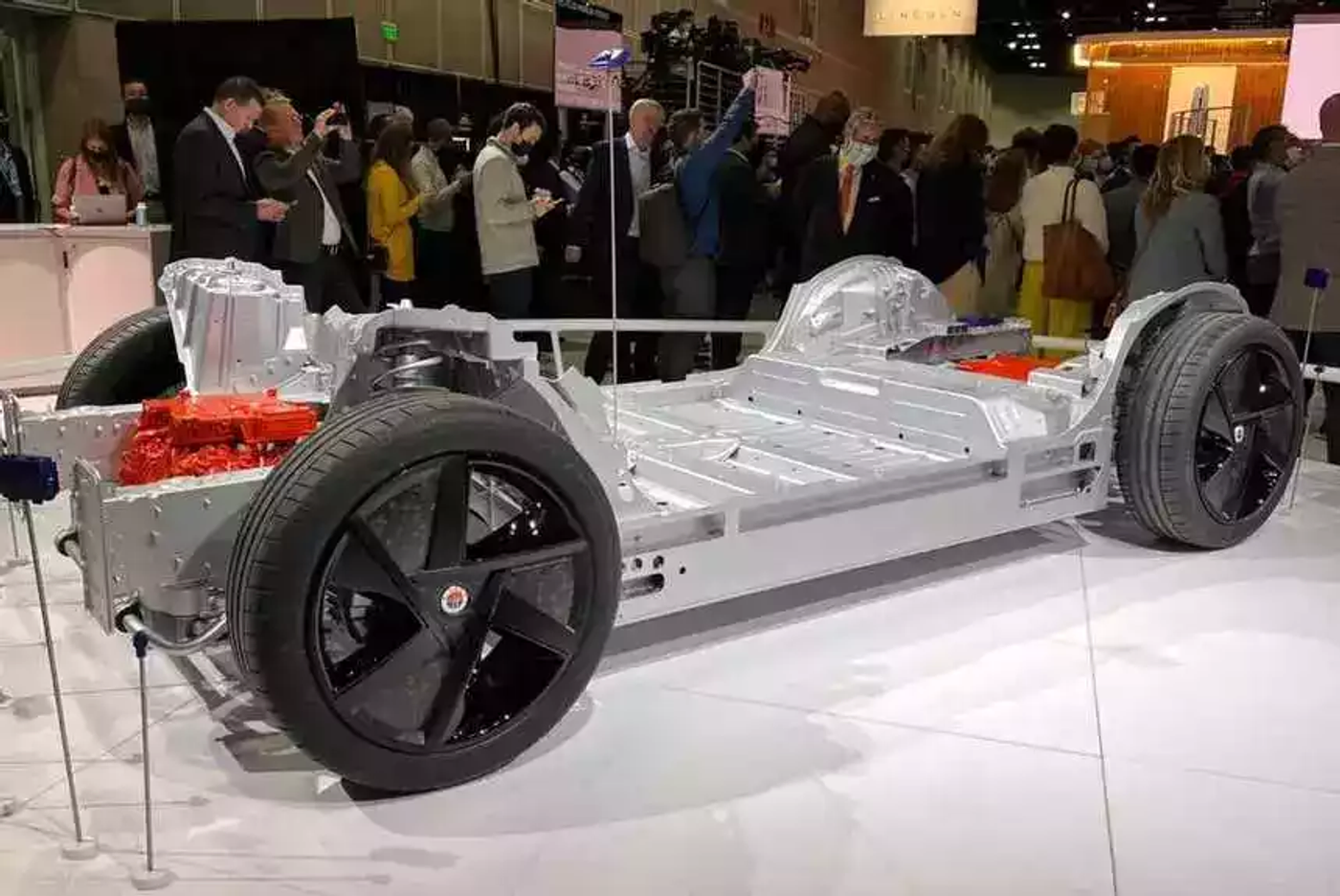 Более 700 километров без подзарядки! Fisker Ocean замахнулся на рекорд дальнобойности