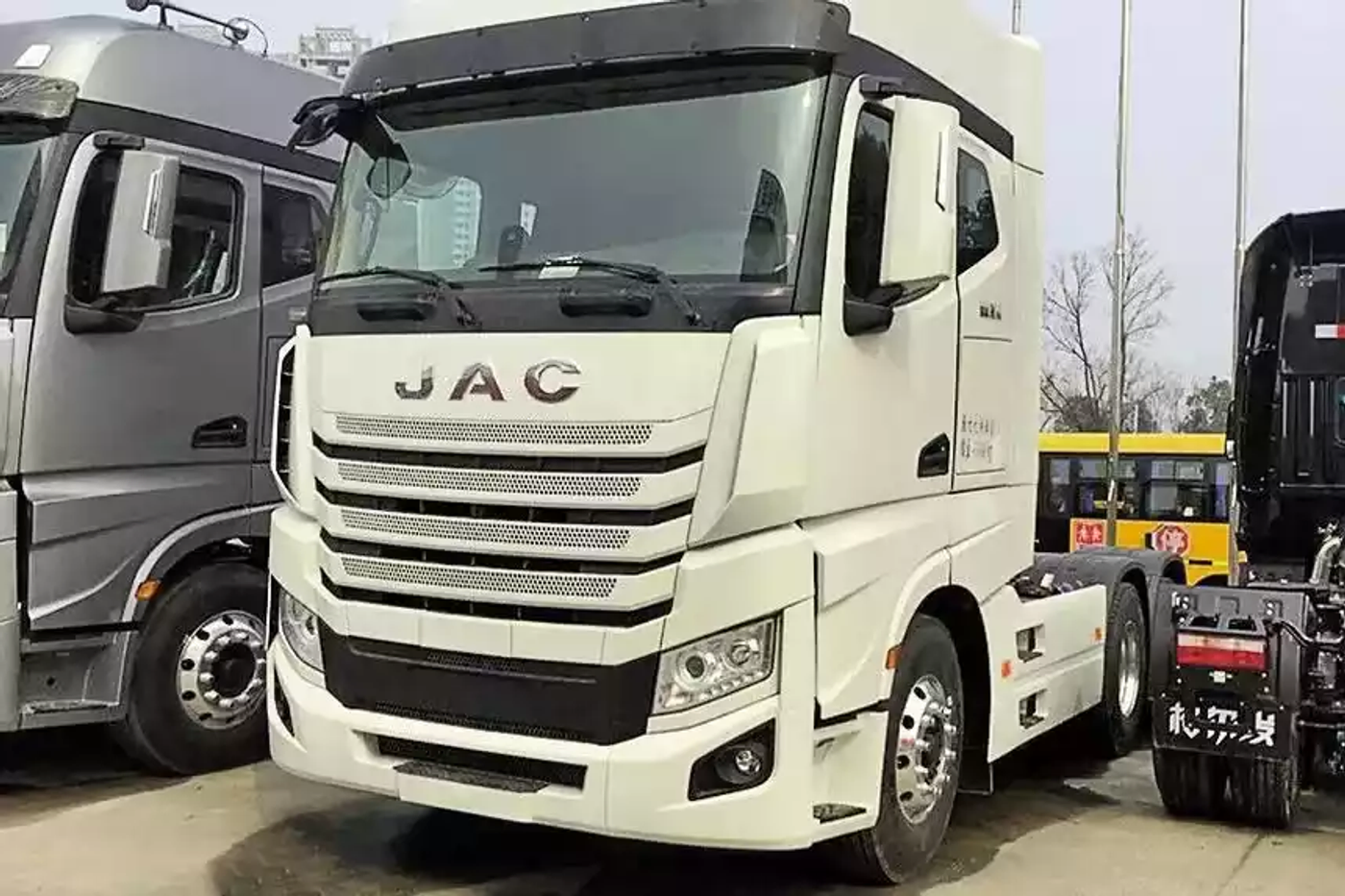 В Беларуси будут продавать китайские тягачи JAC K7