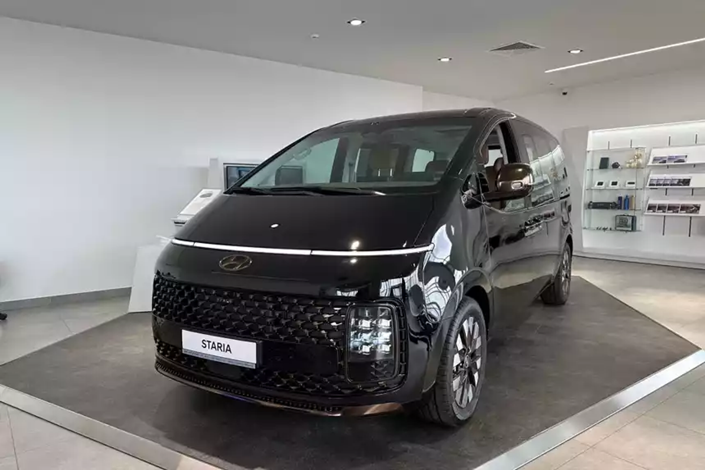 Hyundai Staria в статике: любить или ненавидеть?