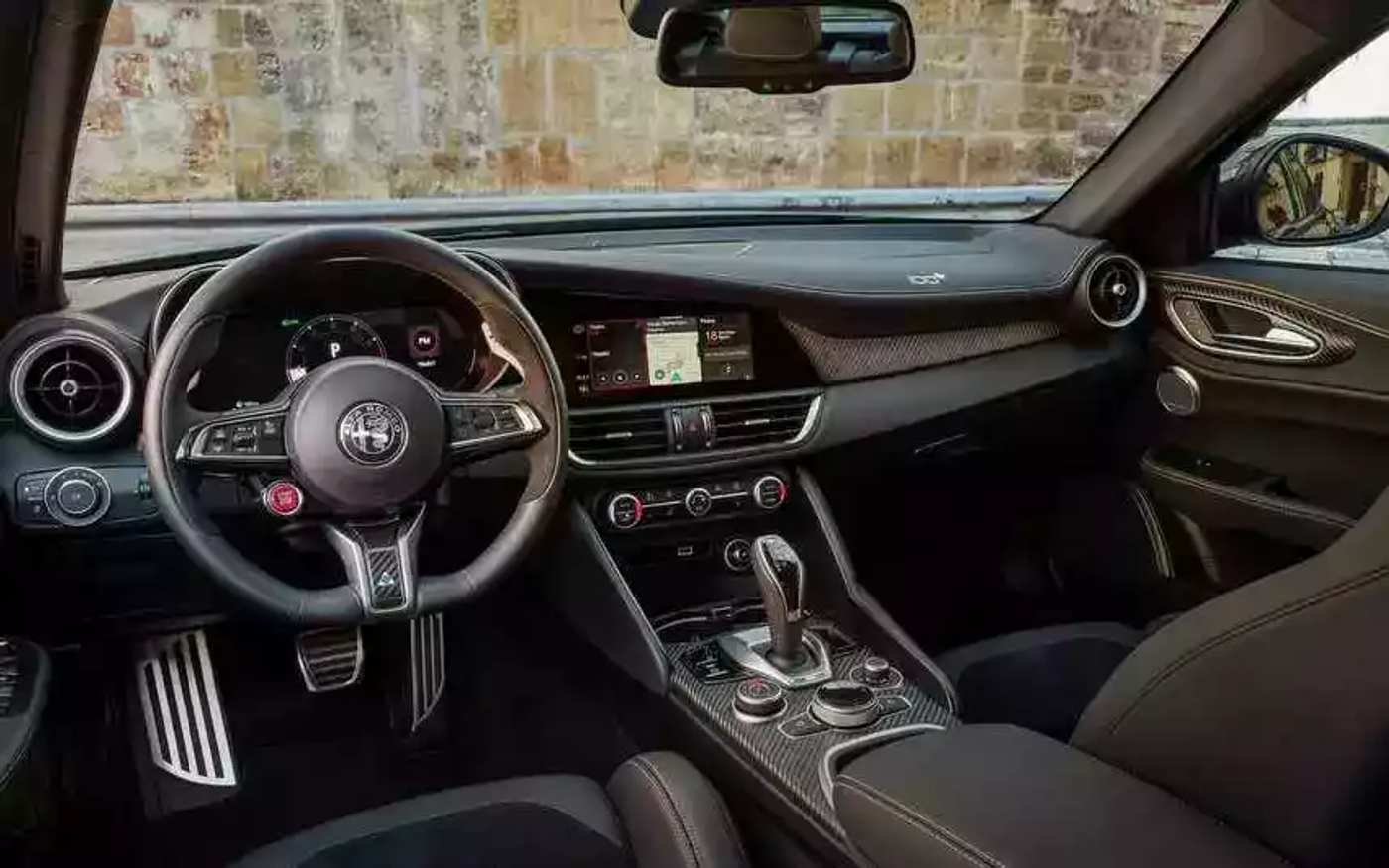 Alfa Romeo обновила «заряженные» Giulia и Stelvio, а заодно представила юбилейную серию