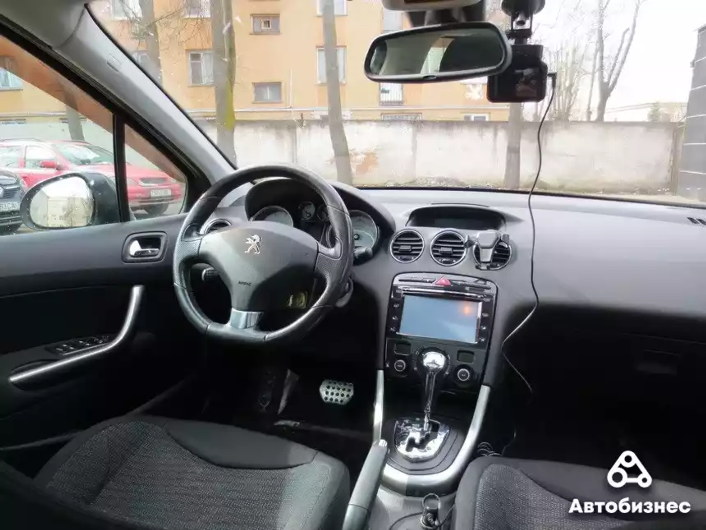 «Мотор – единственный недостаток этого автомобиля». Мнение владельца Peugeot 308