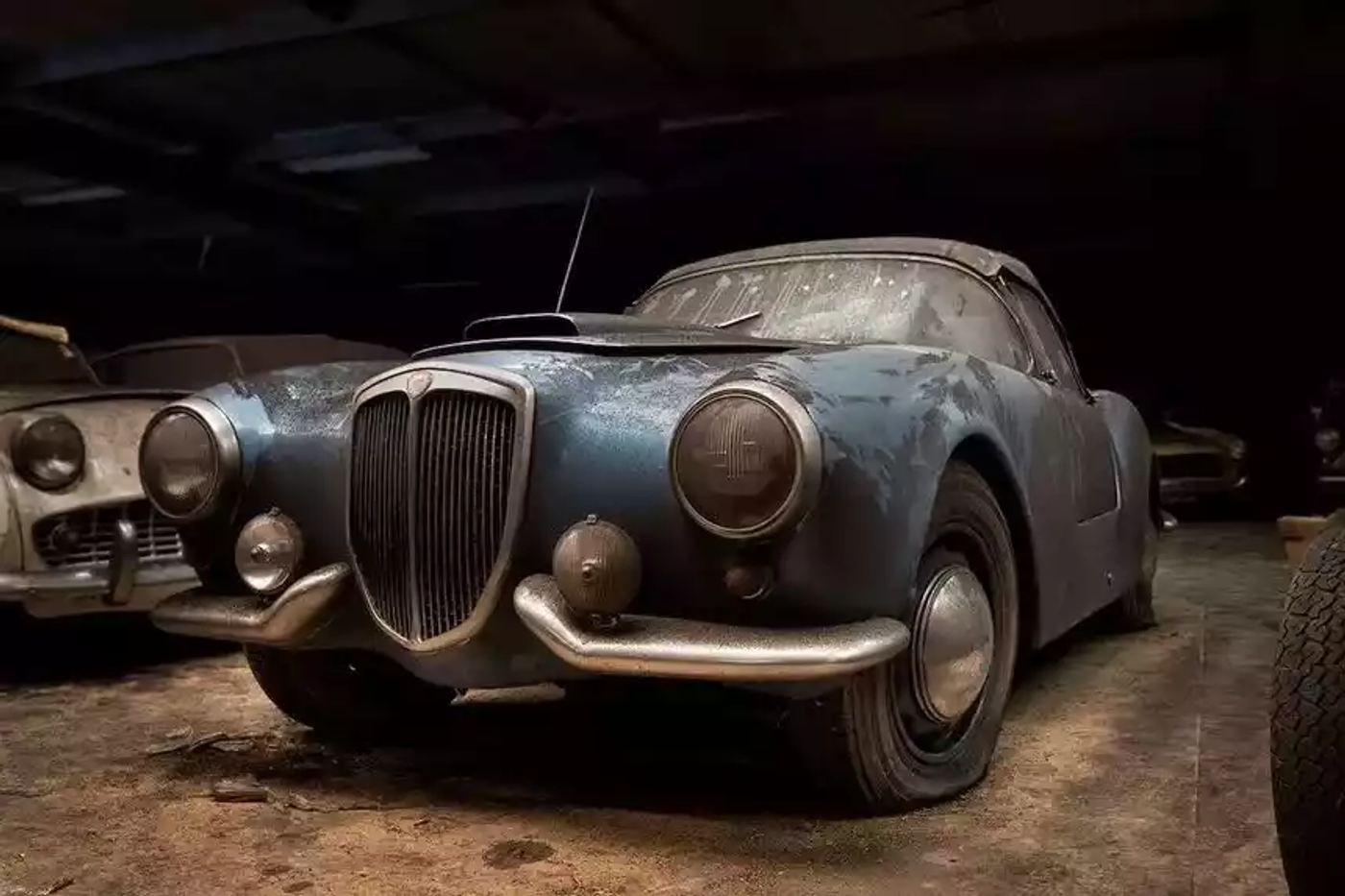 Секретная коллекция из 230 раритетных автомобилей выставлена на аукцион