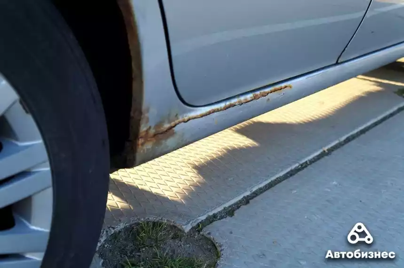 «Дешевая машина – это весело». Как выглядит Nissan Almera за 2500 долларов