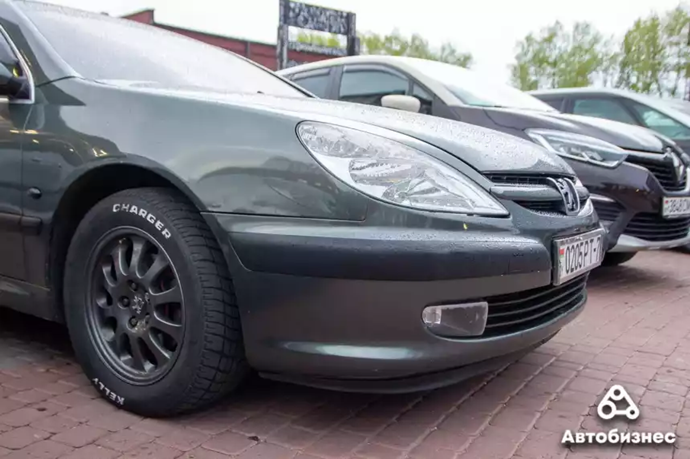 «На дизель 1.5 ничего нет». Любители Peugeot рассказали о своих машинах