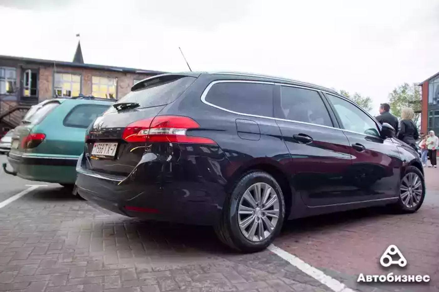 «На дизель 1.5 ничего нет». Любители Peugeot рассказали о своих машинах