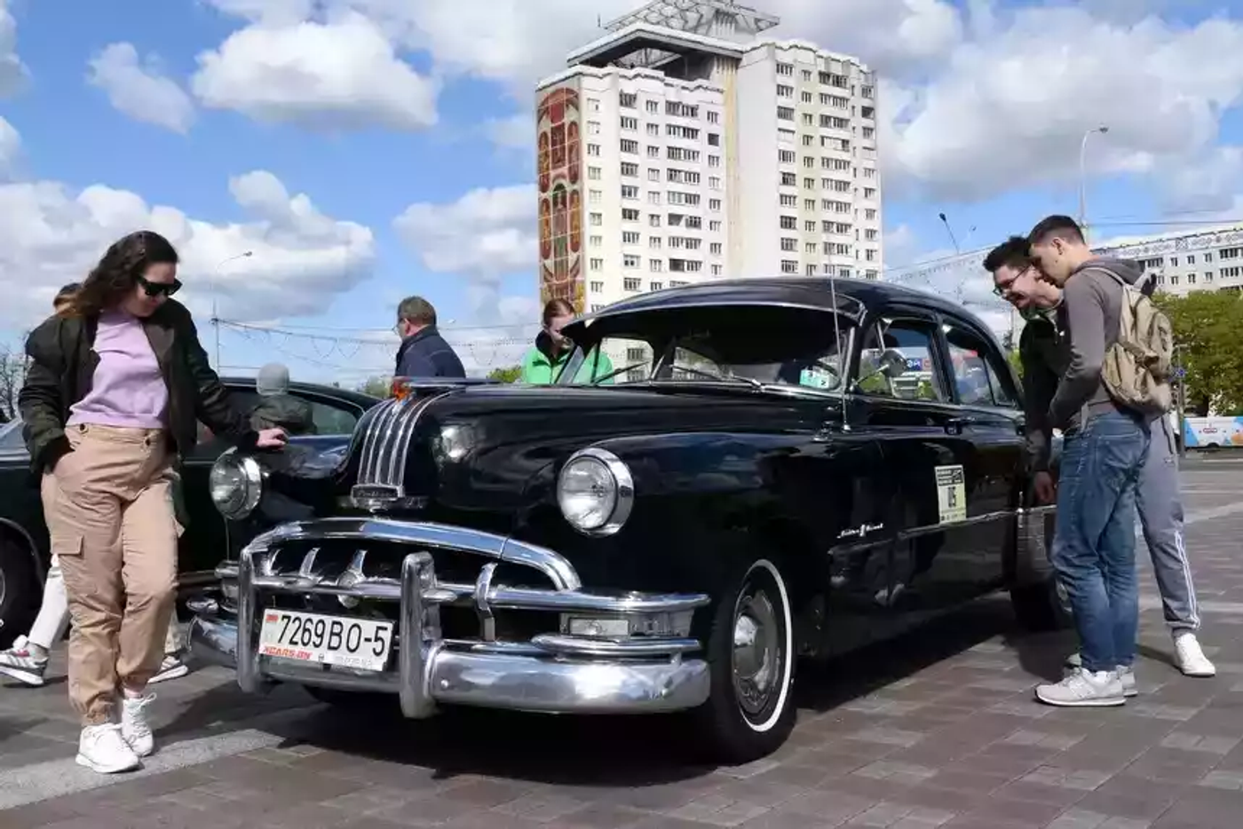 Старые, редкие, просто красивые – классические автомобили на фестивале «Ретро-Минск»