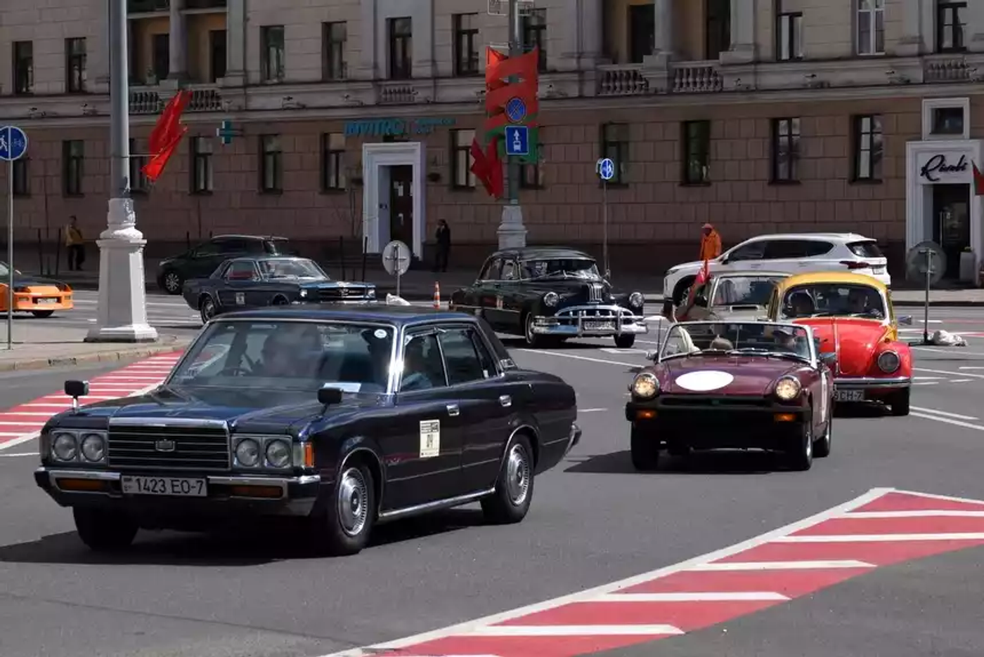 Старые, редкие, просто красивые – классические автомобили на фестивале «Ретро-Минск»