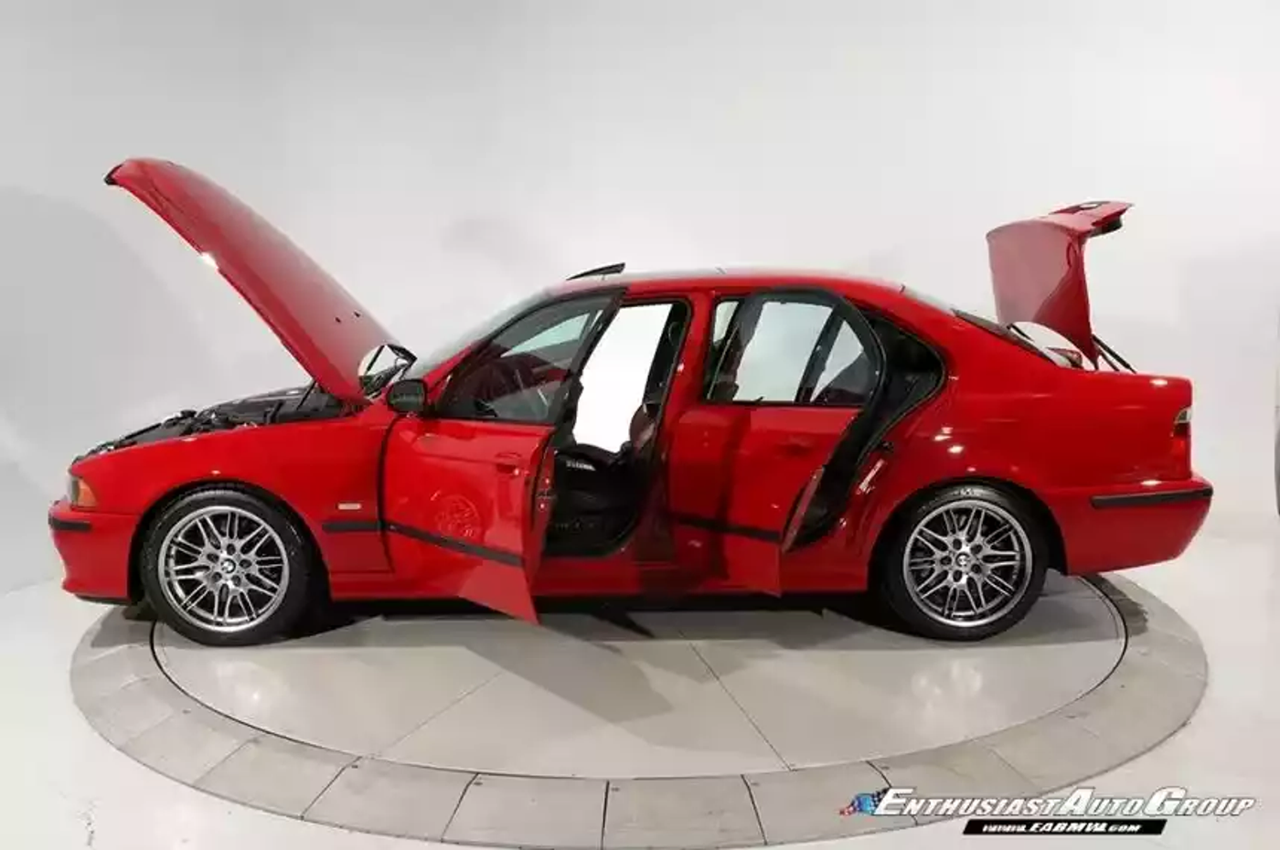 Кому достанется идеальный BMW M5 поколения E39