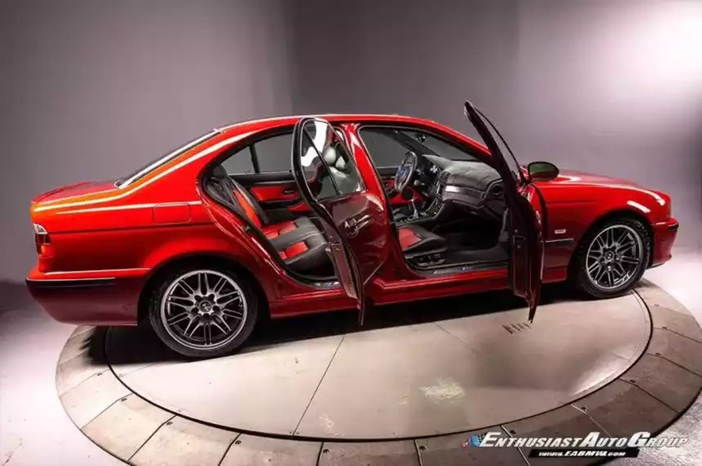 Кому достанется идеальный BMW M5 поколения E39