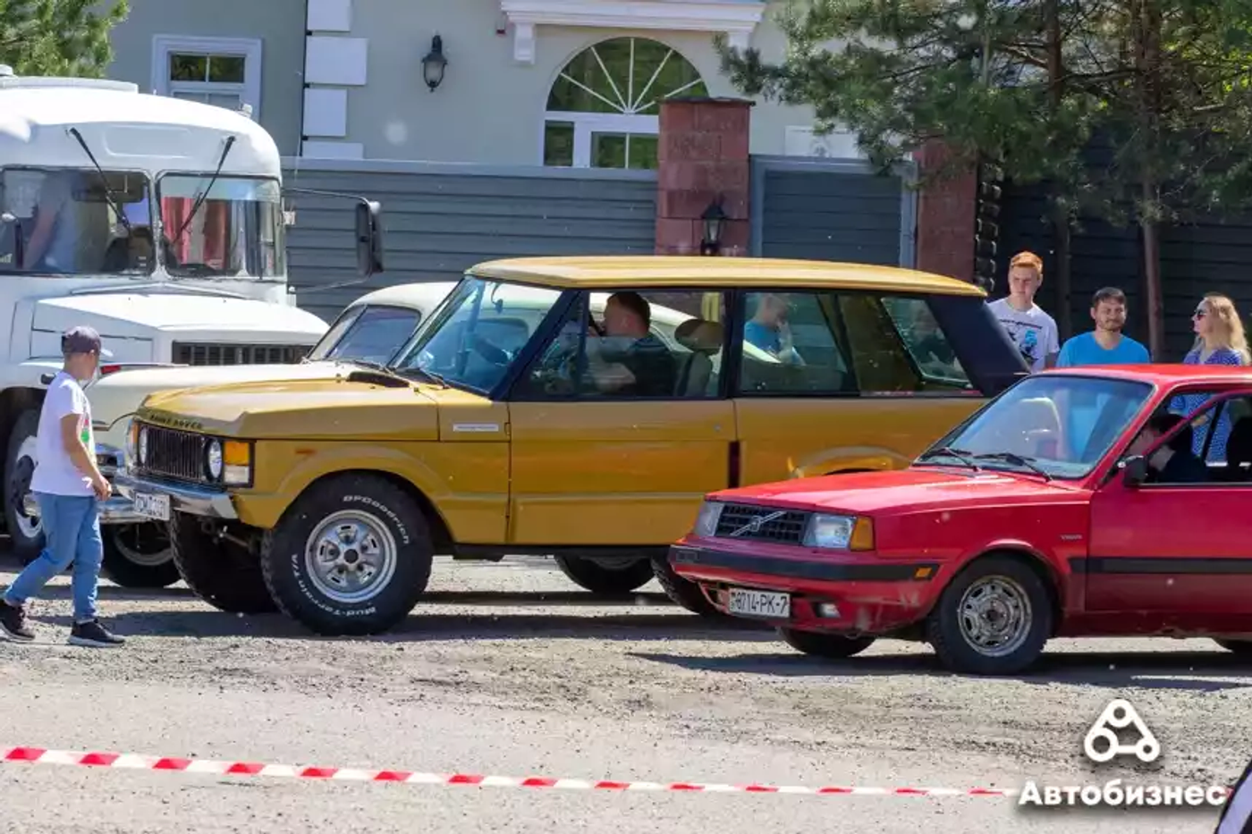 «Волга»-кэнди, длинный КАВЗ и «американцы»: ретровстреча прошла под Минском