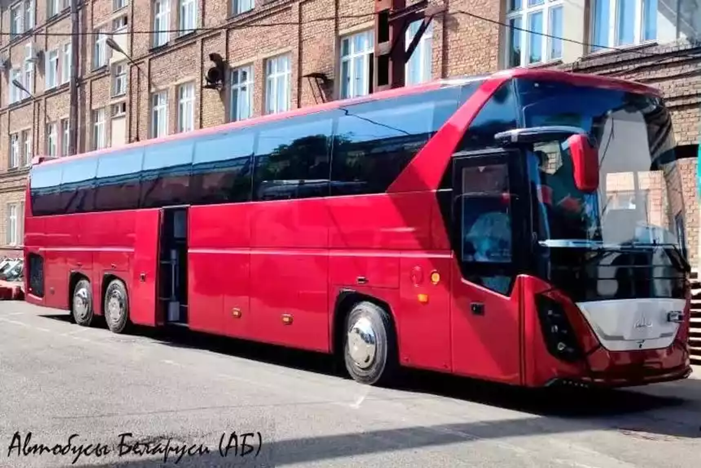 Трехосный туристческий МАЗ-350 рассекречен – он получил мотор Евро-6