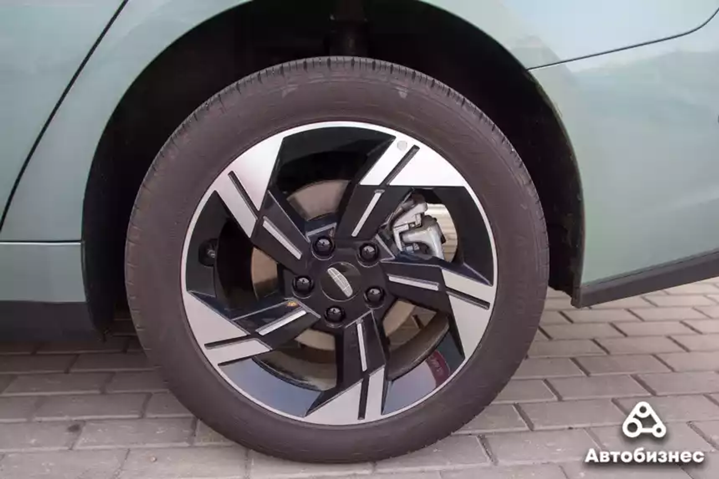 «Гнили Geely старых генераций». О чем говорят владельцы китайских машин