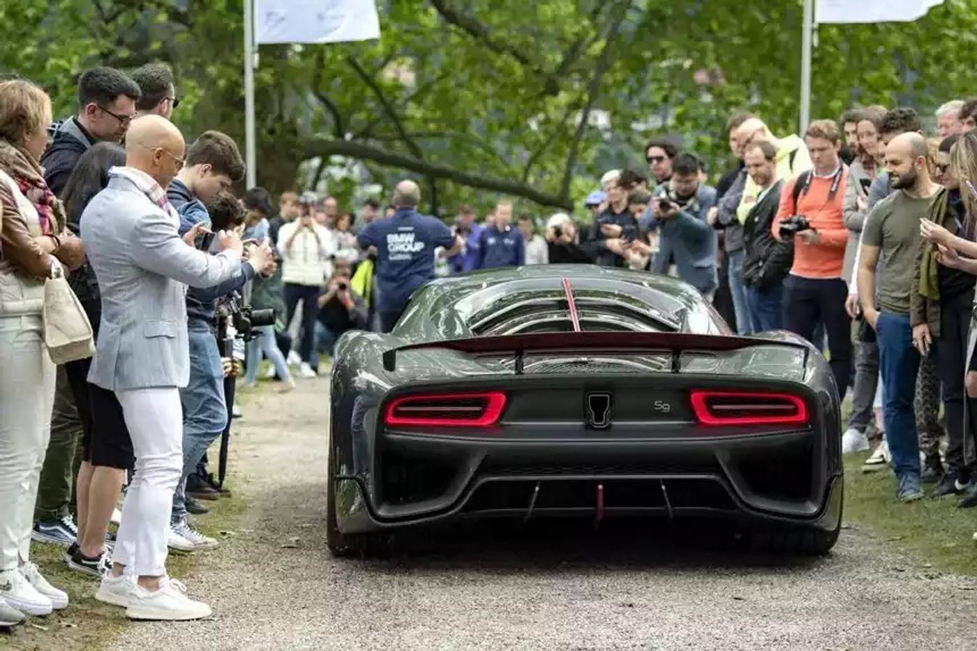 Конкурс элегантности: «клоунский башмак» BMW и другие премьеры