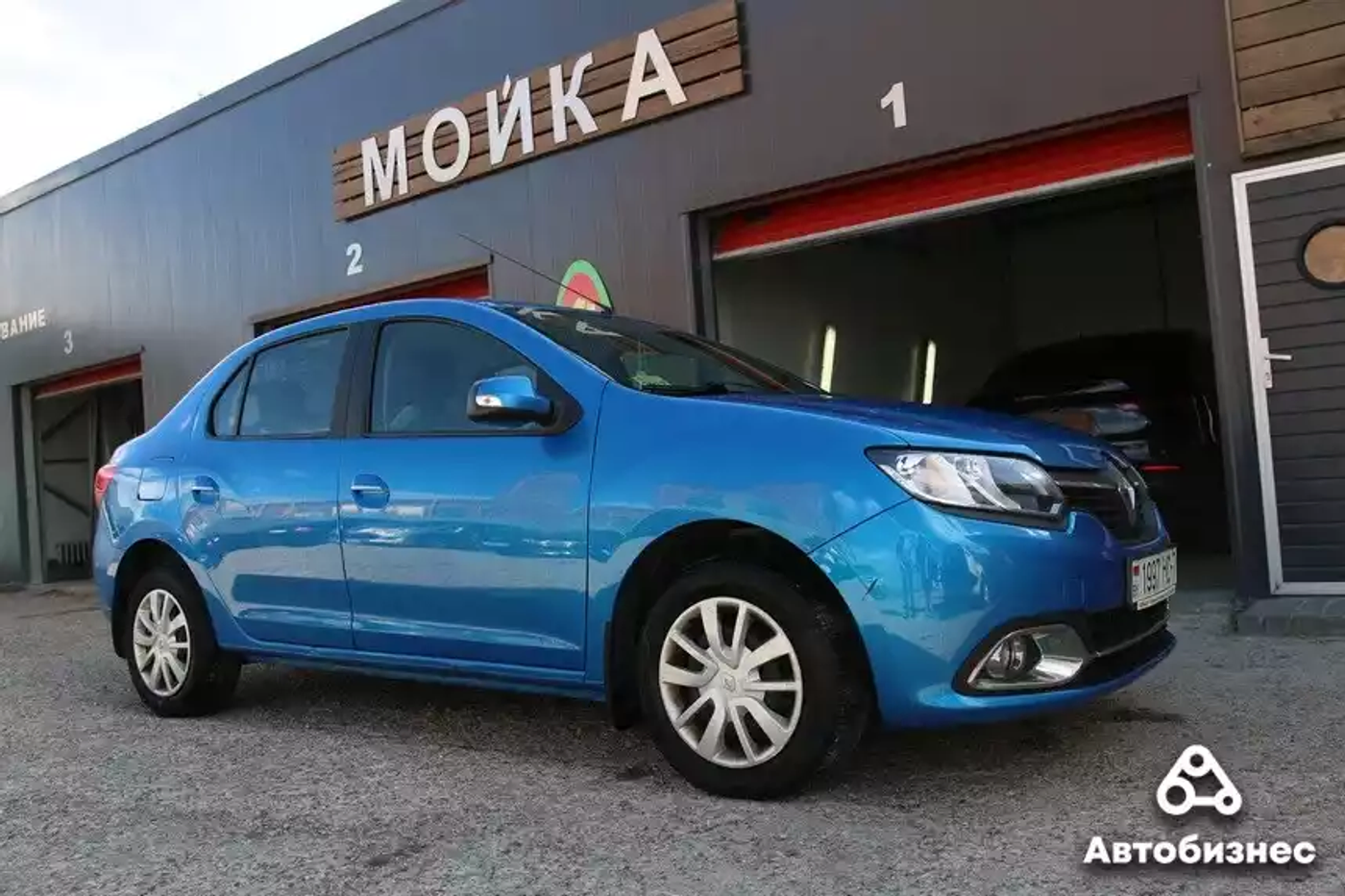 «Главное, что ездит и не ломается». Что говорят о Renault Logan