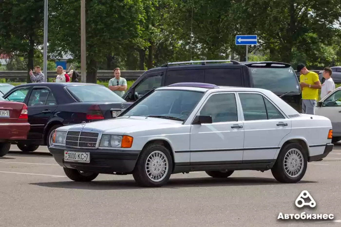 «Нет года выпуска, есть состояние». Владельцы старых Mercedes собрались на большую встречу