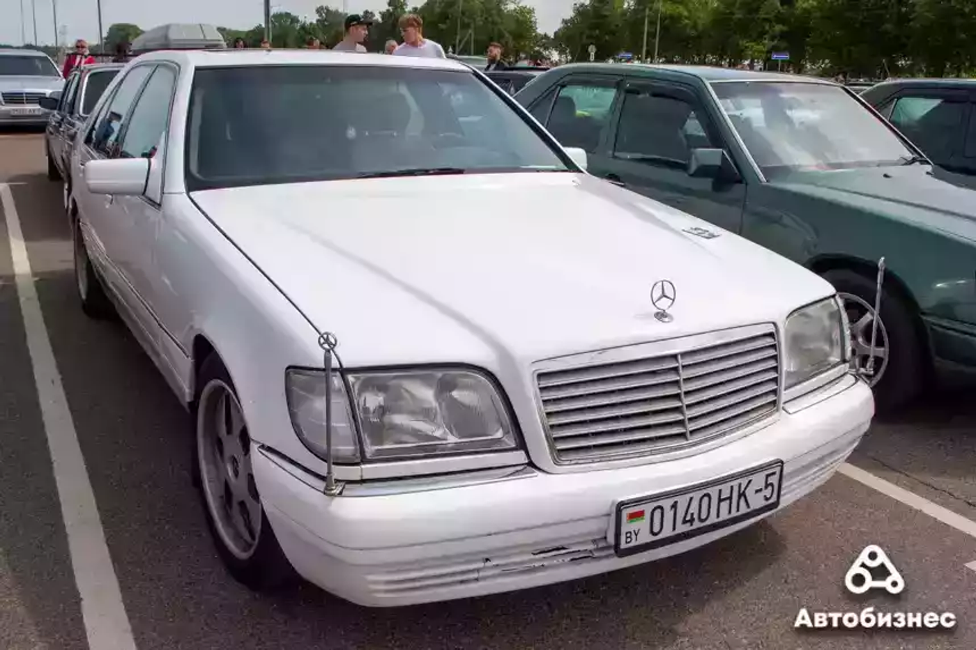 «Нет года выпуска, есть состояние». Владельцы старых Mercedes собрались на большую встречу
