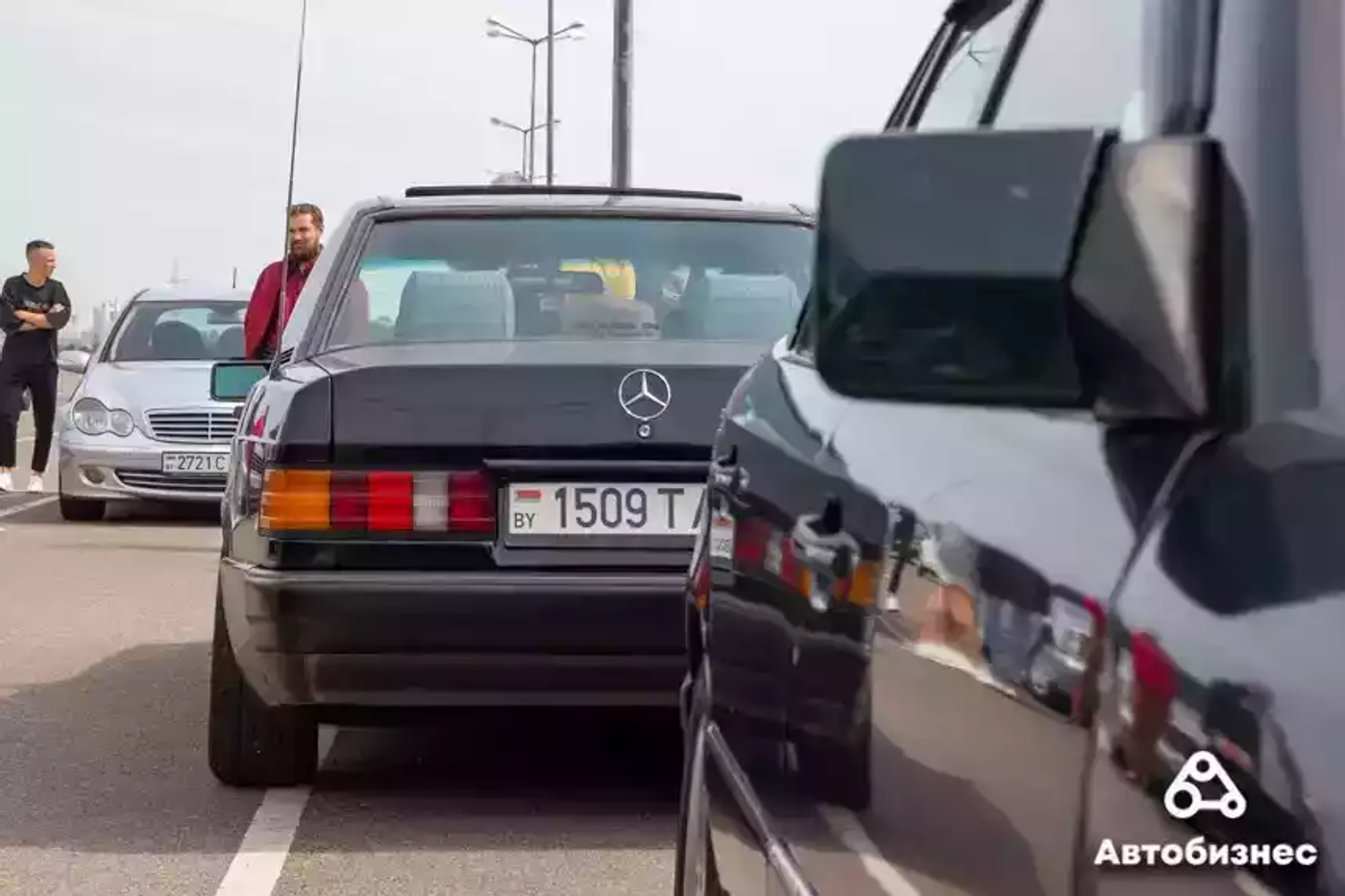 «Нет года выпуска, есть состояние». Владельцы старых Mercedes собрались на большую встречу