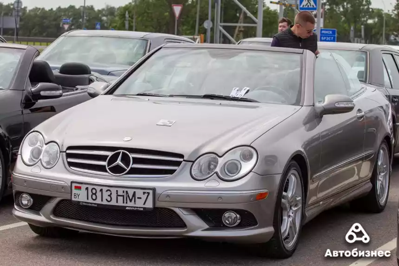 «Нет года выпуска, есть состояние». Владельцы старых Mercedes собрались на большую встречу