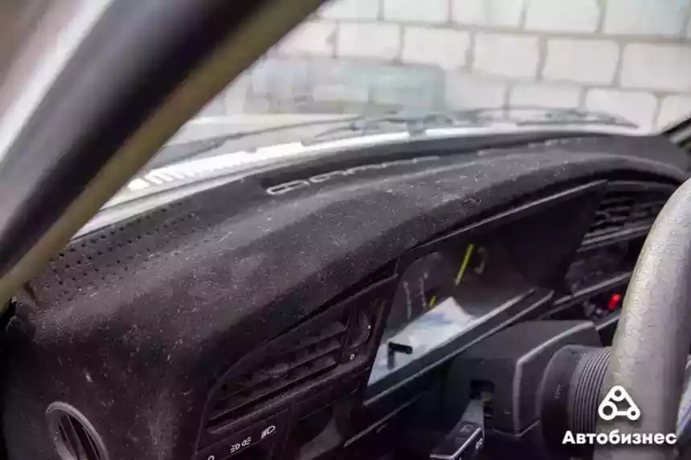 «Нонсенс, что здесь нет ржавчины». Изучаем идеальный 41-летний Opel Ascona