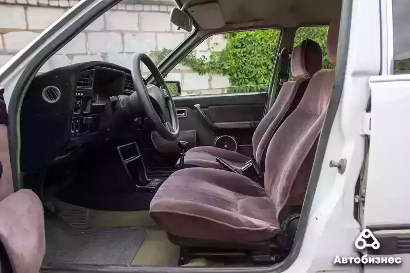 «Нонсенс, что здесь нет ржавчины». Изучаем идеальный 41-летний Opel Ascona