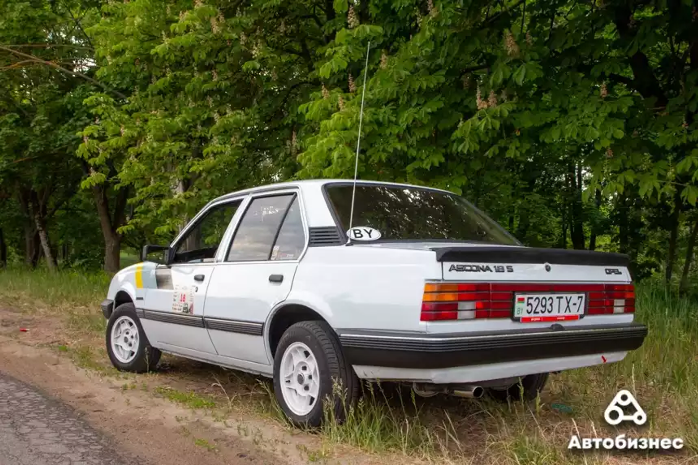 «Нонсенс, что здесь нет ржавчины». Изучаем идеальный 41-летний Opel Ascona