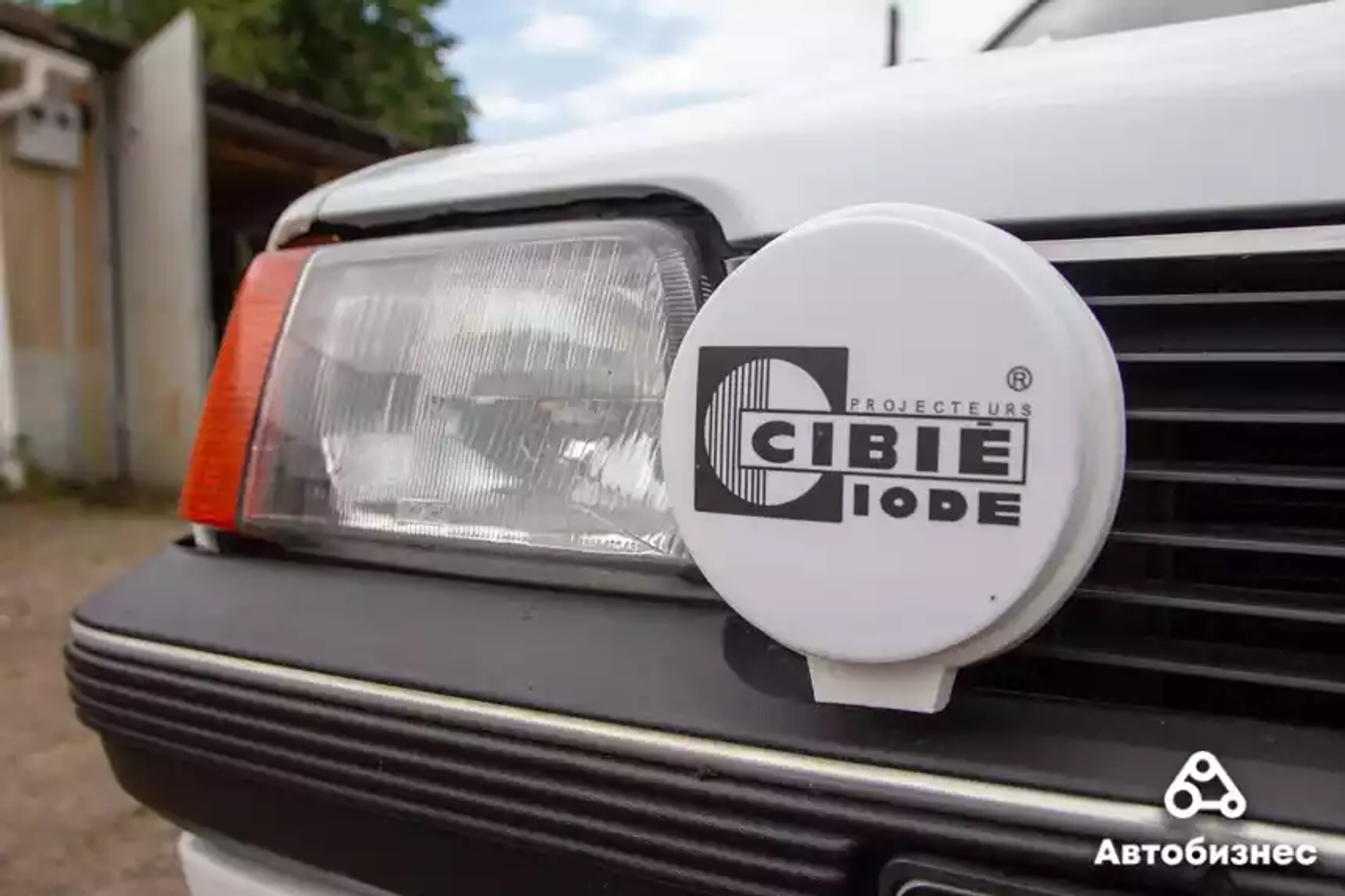 «Нонсенс, что здесь нет ржавчины». Изучаем идеальный 41-летний Opel Ascona